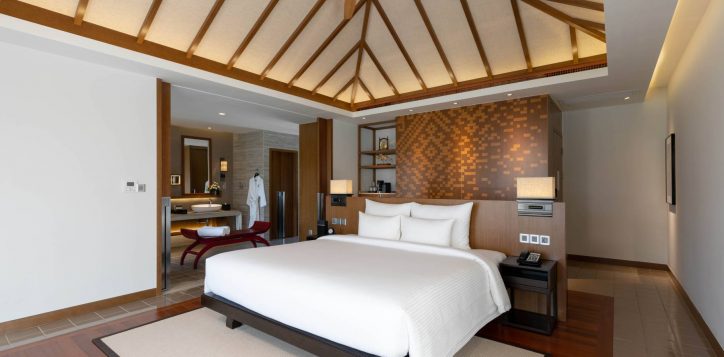 premium-deluxe-room-bedroom-3-2