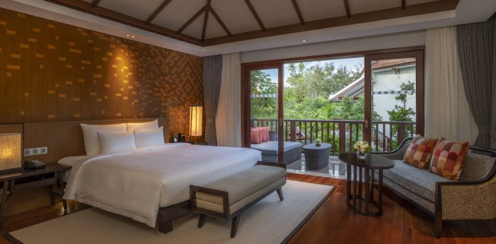 premium-deluxe-suite-bedroom-2-2
