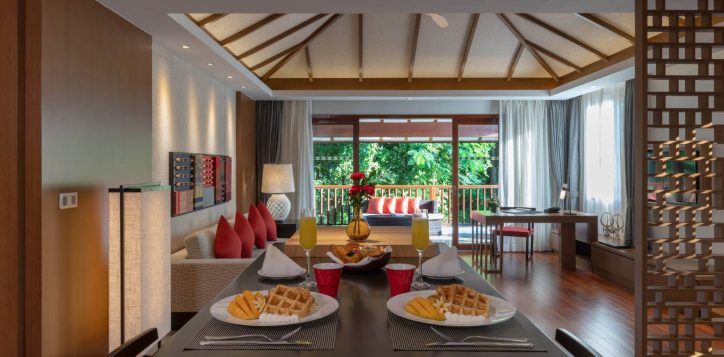 premium-deluxe-suite-breakfast-3-2