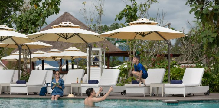 swimming-pool-family-shot-with-mother-3-2